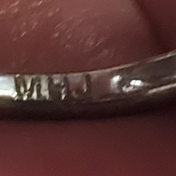 Blue sapphire ring from Michael hill jewelers. - Picture 9 of 16